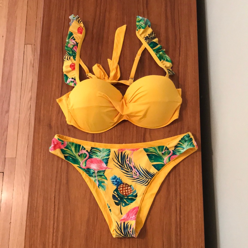 Bright yellow bikini bandeau top w removable straps reversible floral bottom!